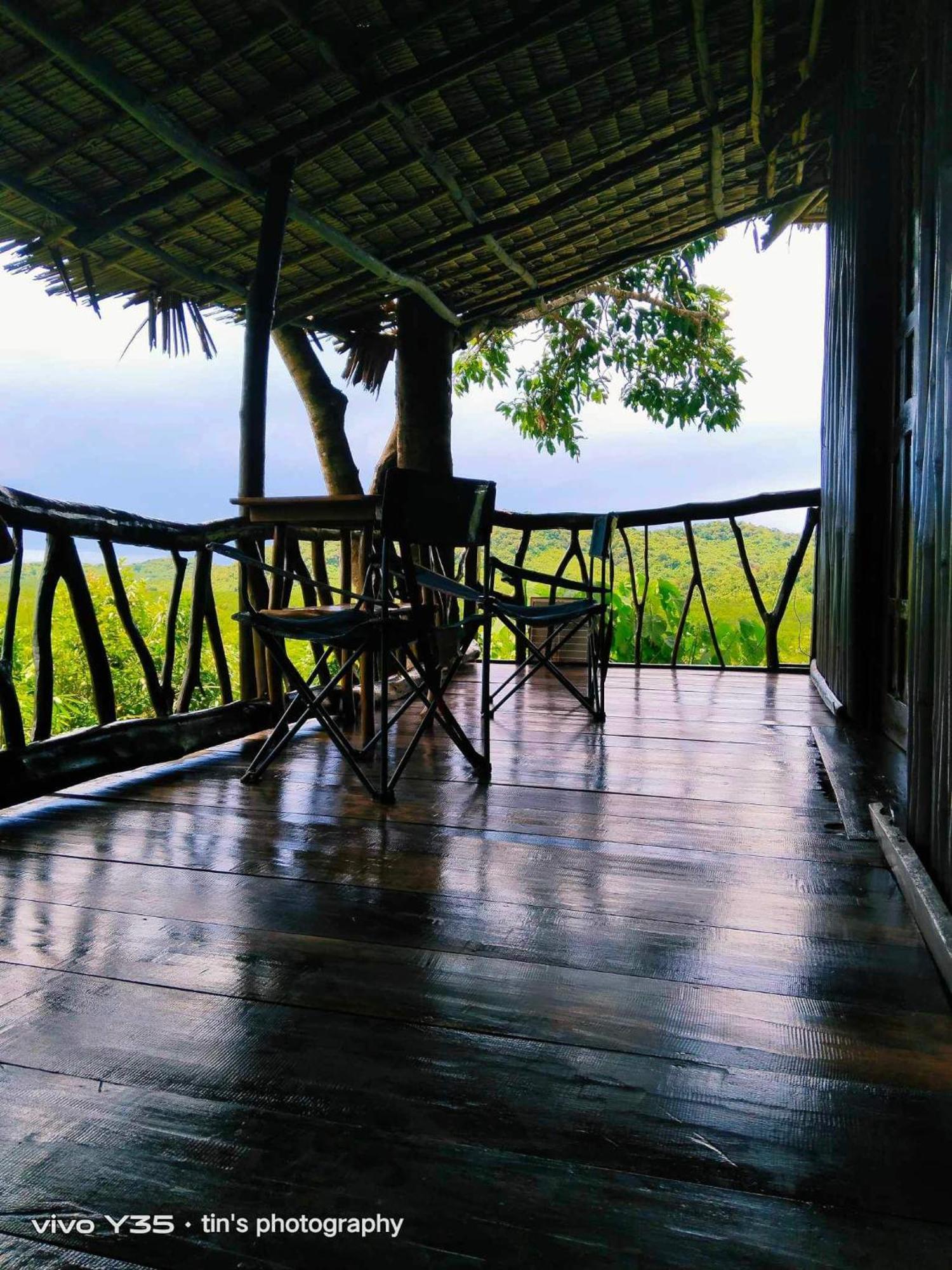 Sanctuaria Treehouses Бусуанга Екстериор снимка