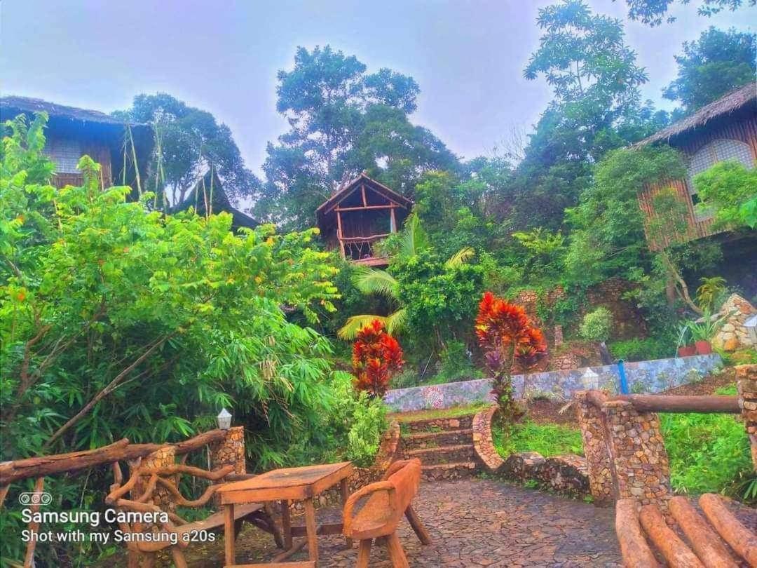 Sanctuaria Treehouses Бусуанга Екстериор снимка